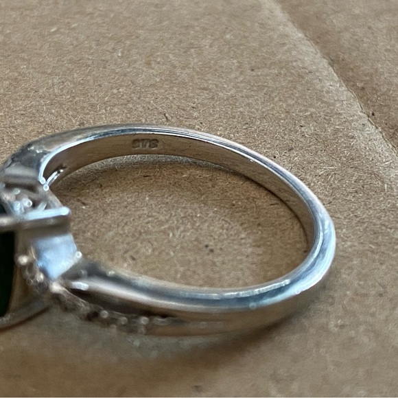 STS - Emerald Green Stone - Sterling Silver 925 Ring with Diamond Detailed band - Picture 7 of 17